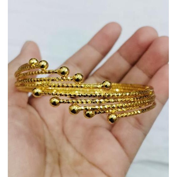 Harga Gelang Tangan Wanita Kekinian Terbaru November 2021 Biggo Indonesia