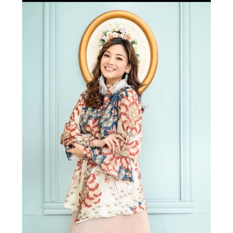 Emily Blouse Redwood Wearing Klamby La Galigo