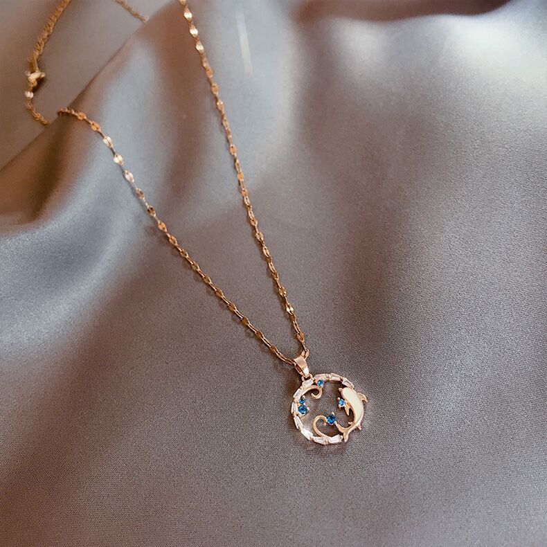 Liontin Dari Bahan titanium steel Dengan Wajah Batu zircon Dan fashion Wanita