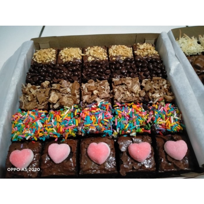 

KUE BROWNIES FUDGY (PANGGANG) 20X20
