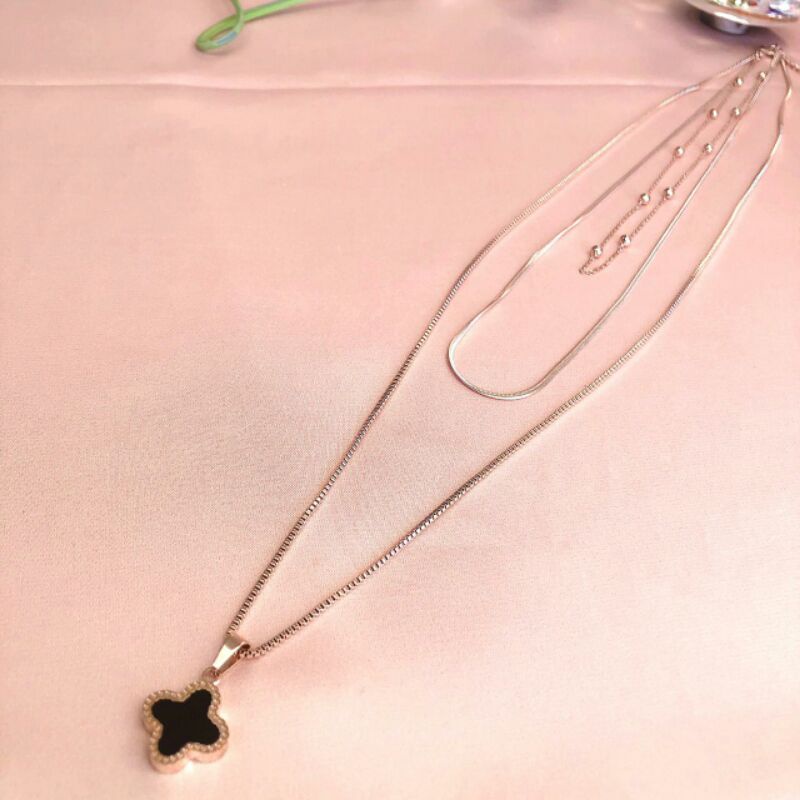 Kalung Clover 3 Layer Titanium Model Wanita Korea