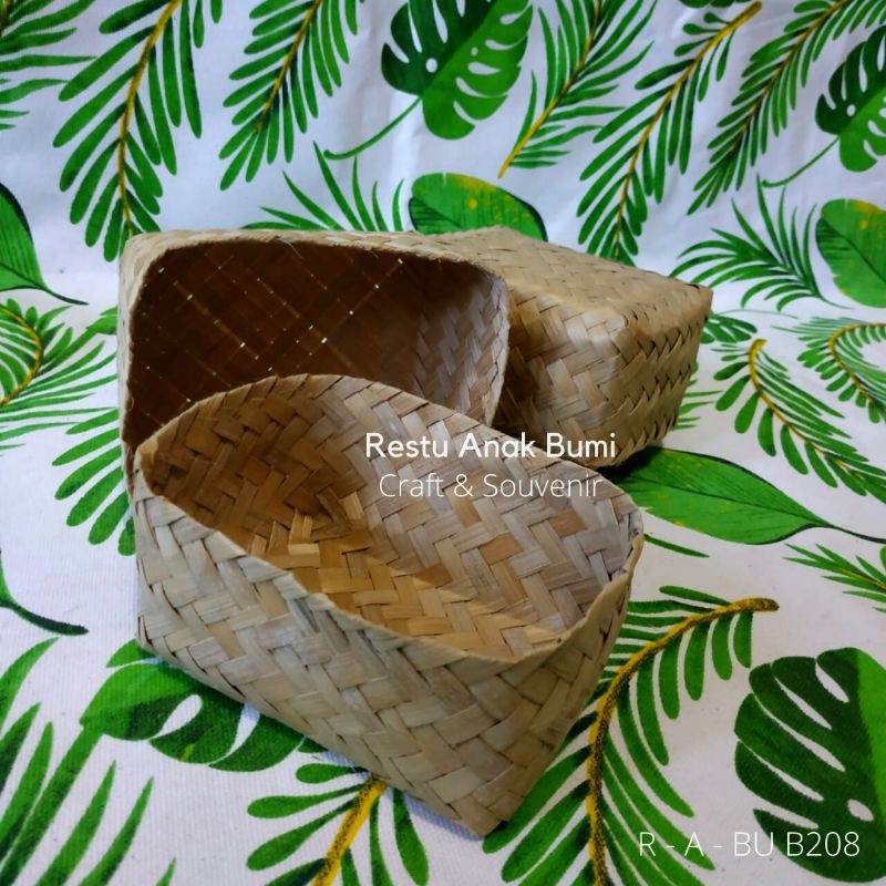

Promo (B208) Besek Piti Anyaman Bambu 12x8cm|Hampers|Hantaran|Serahan|Hadiah|Box Makan|Kotak Kado|Gift