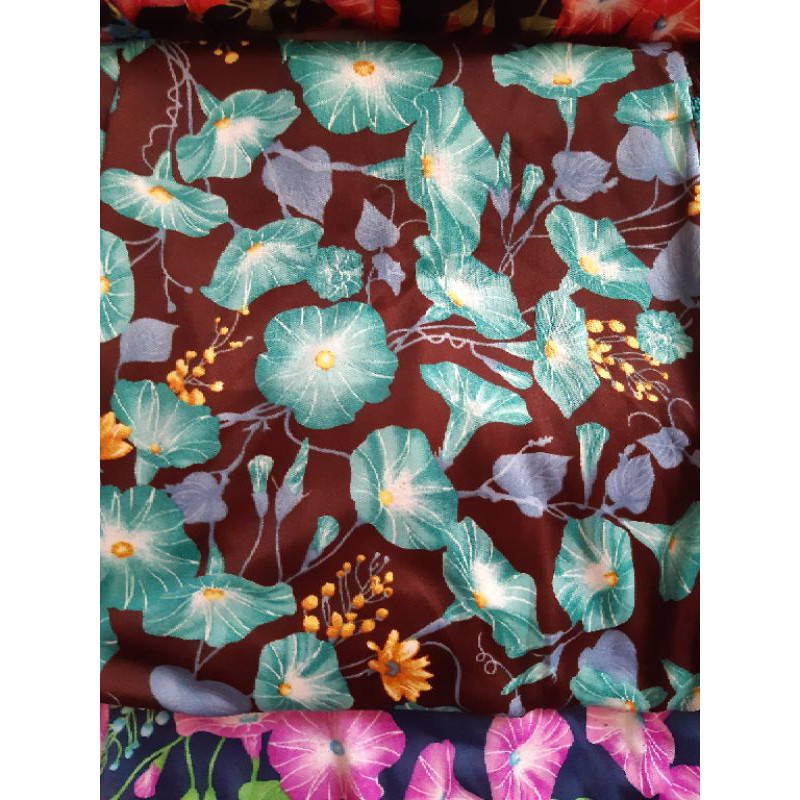 Celana harian motif bunga Lonceng