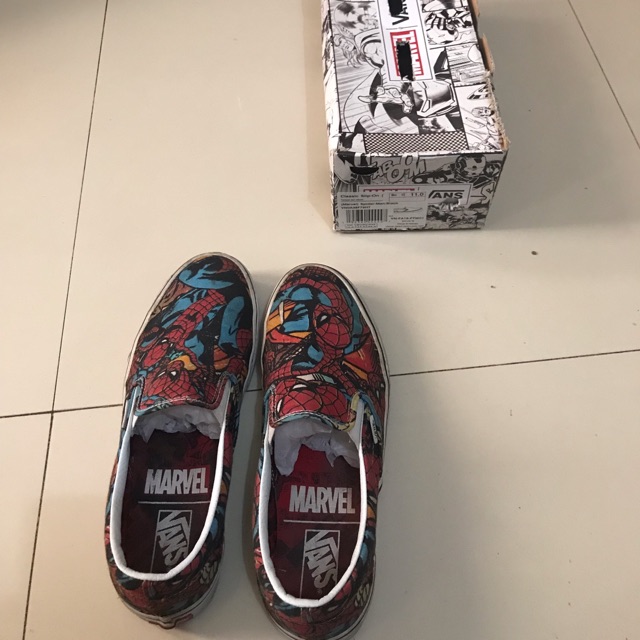 Sepatu vans marvel on sale original