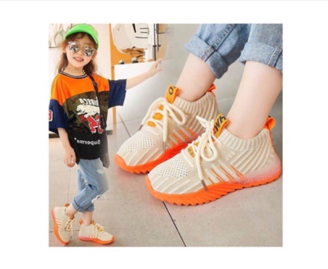 Sepatu Anak Sneakers Slip On Knitt LED Lampu