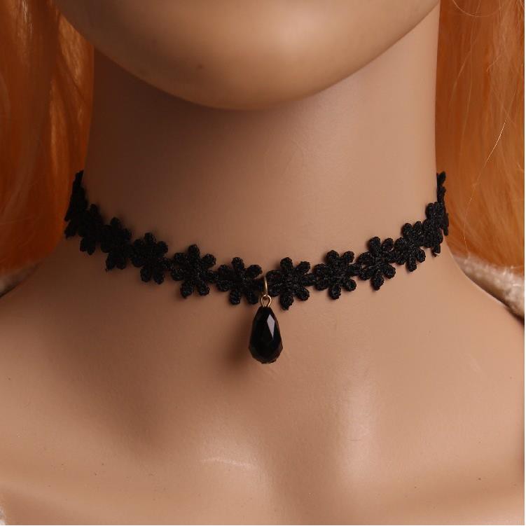 kalung leher choker renda hitam