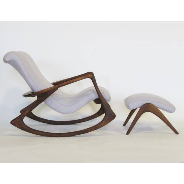 Kursi goyang klasik..model new..free ongkir jawa dan bali.