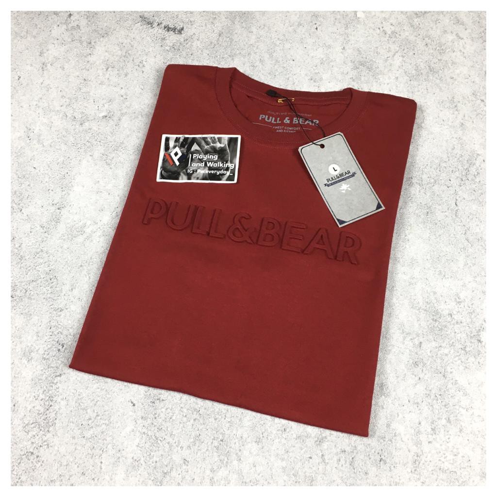 KAOS TSHIRT PULL AND BEAR LOGO EMBROSS MAROON 1:1 MIROR ORIGINAL