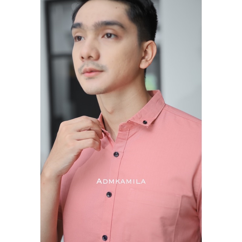 Kemeja pria polos slimfit kasual basic HeM lengan pendek pink salam