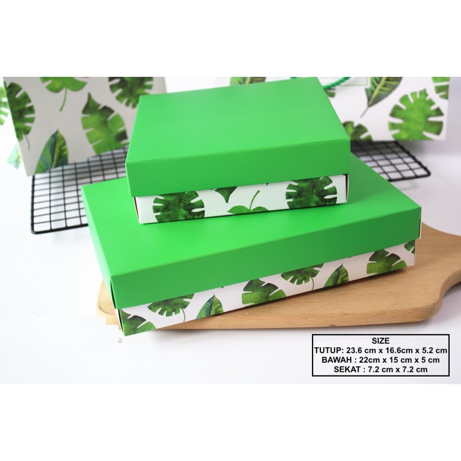 

KOTAK SEKAT 6 MOTIF DAUN KOTAK HADIAH KOTAK KADO KOTAK COOKIES KANTONG HADIAH KOTAK MOTIF DAUN HIJAU