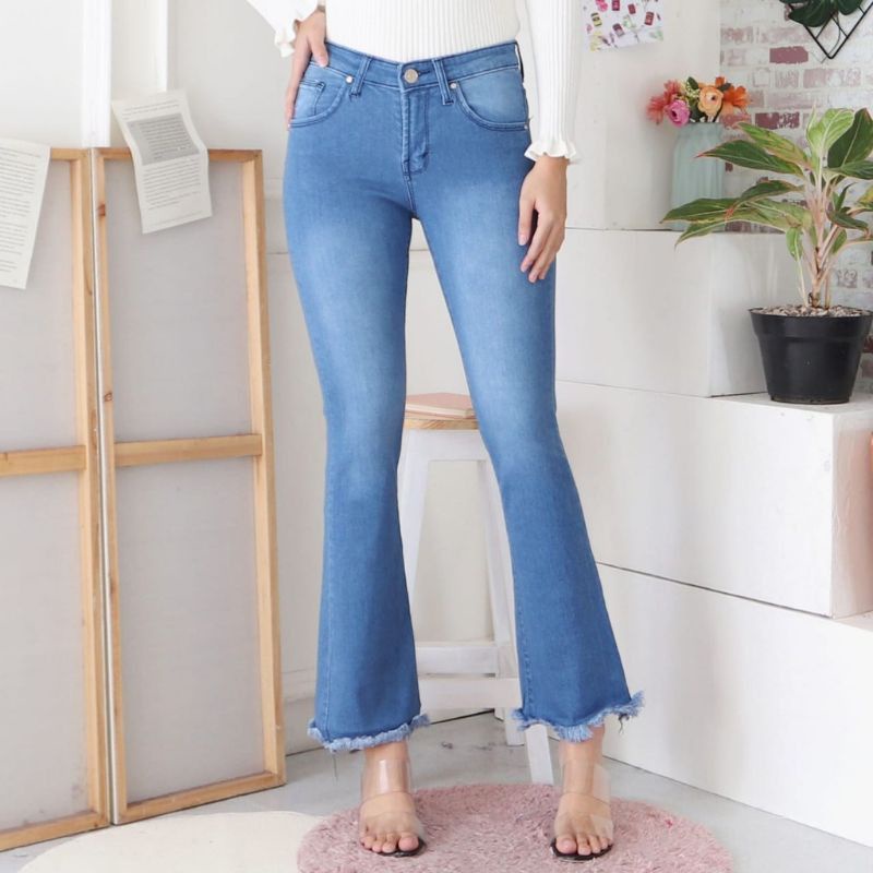 Highwaist Cutbray Rawis- Celana Jeans HW Navy