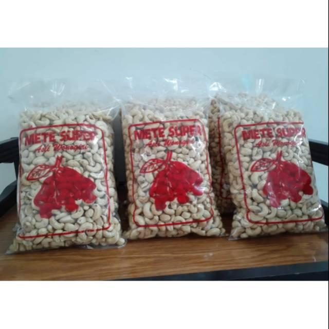 

Kacang Mete Super (Mentah) 1 kg