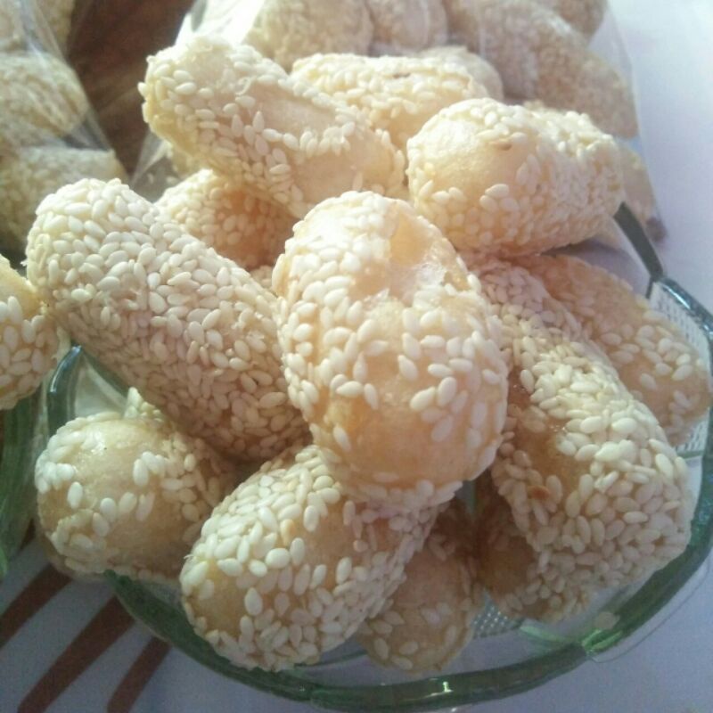 

Manco Wijen 150gram / Cemilan Manis Manco Wijen / Kueh Onde Onde Kering Full Wijen