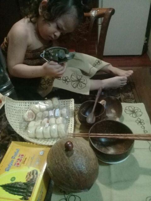 Pincuk Bambu Dengan Tatakan 24x29 Cm