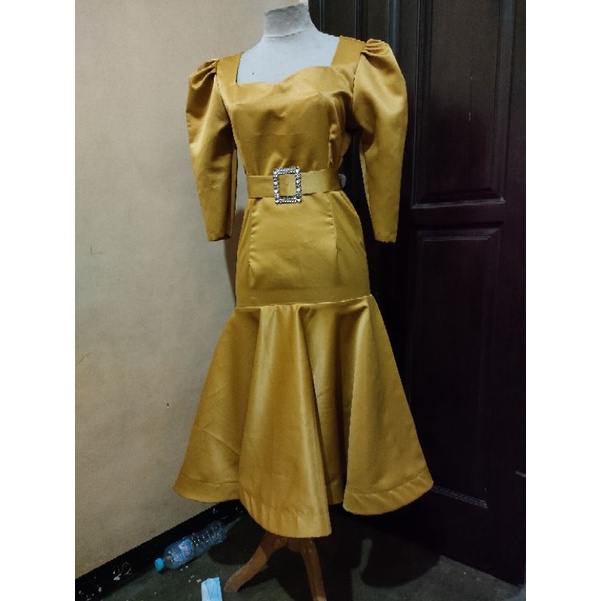 Lintang gallery/dress ruffel