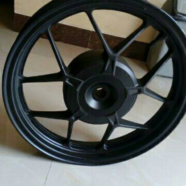 Velg belakang vario 150 ori