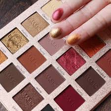 IMAGIC 16 Color Eyeshadow Palette