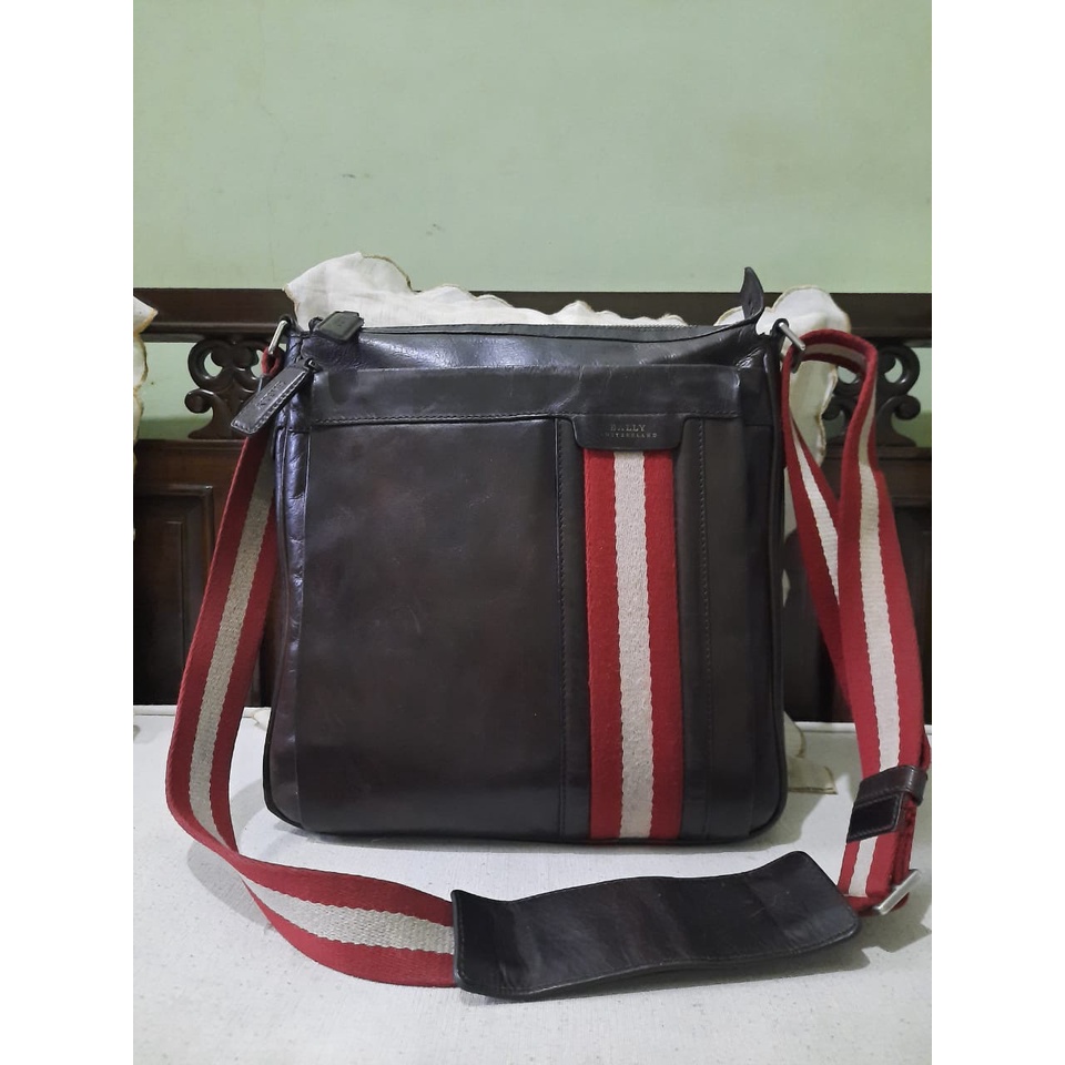 Tas Pria Second Branded Bally Tas Selempang