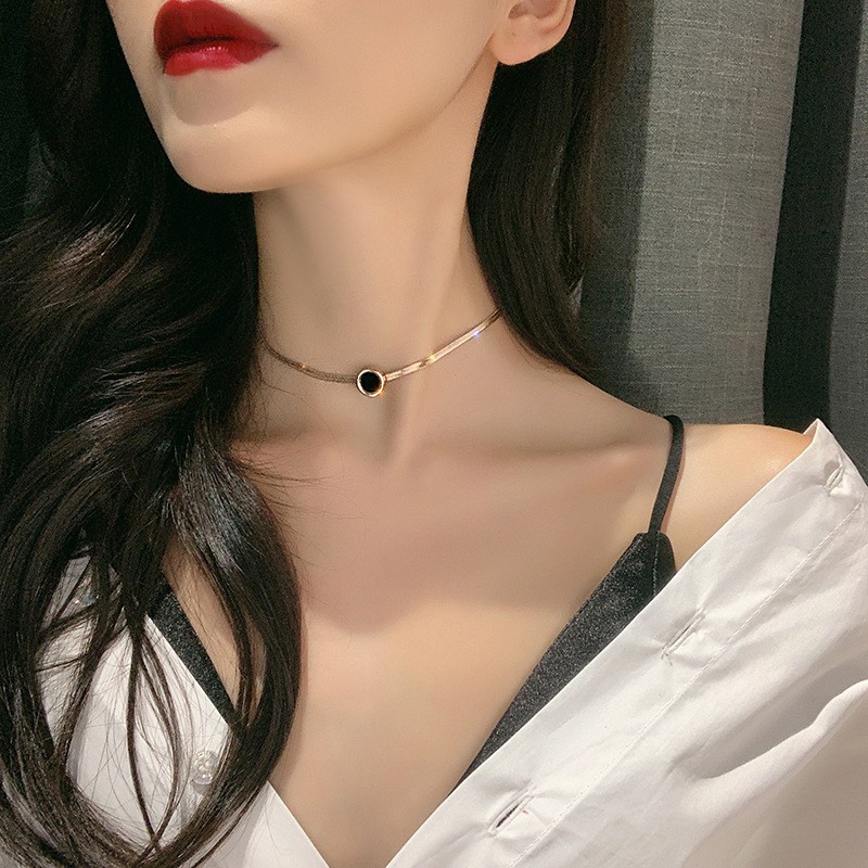 Kalung Titanium Asli Anti Karat Emas 18k Wanita Bentuk Bulat Angka Romawi Perhiasan