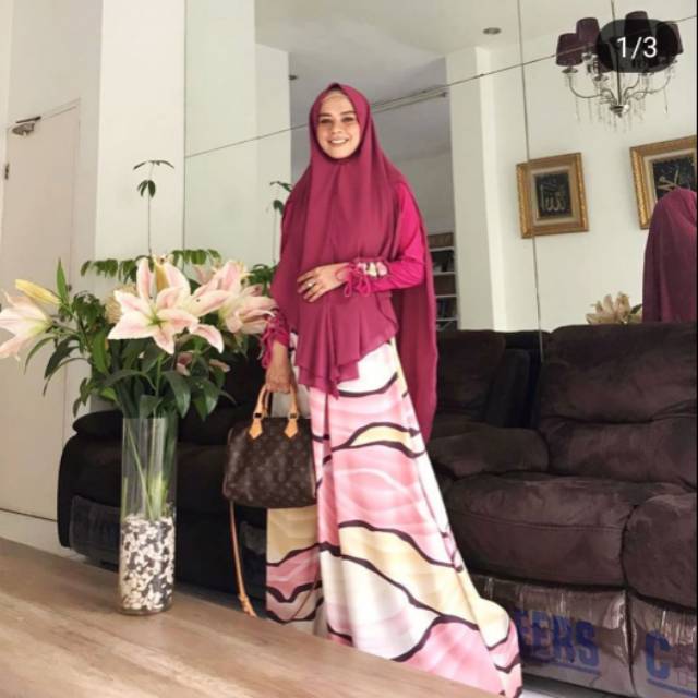 Tatiana syari Ummimi by Indra L Bruggman