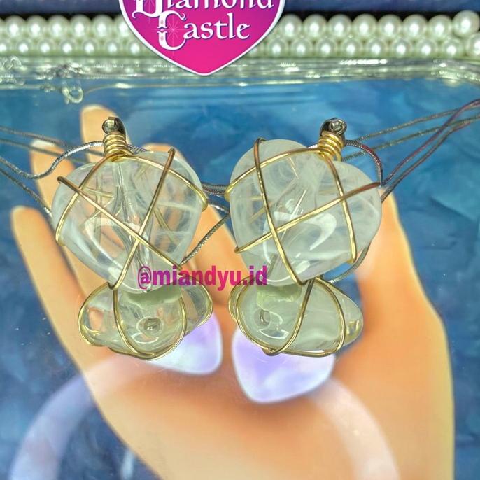 [] Barbie Diamond Castle Necklace