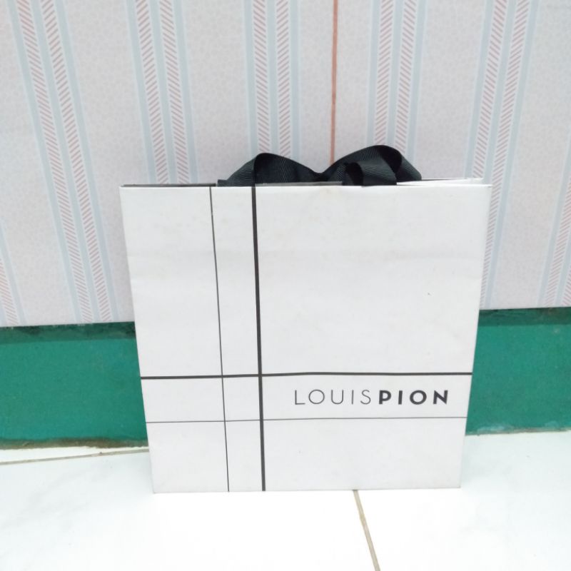 

Kantong Paper Bag Louis Pion