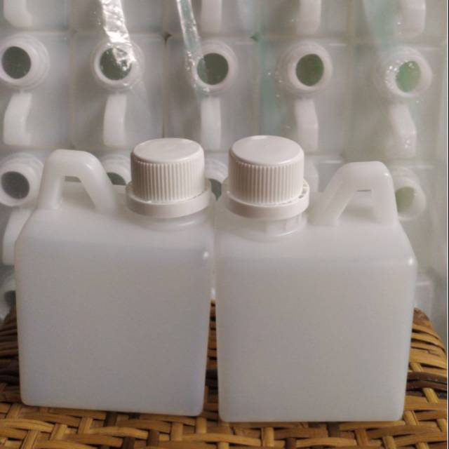 BOTOL JERIGEN 1/2 LITER BERSEGEL