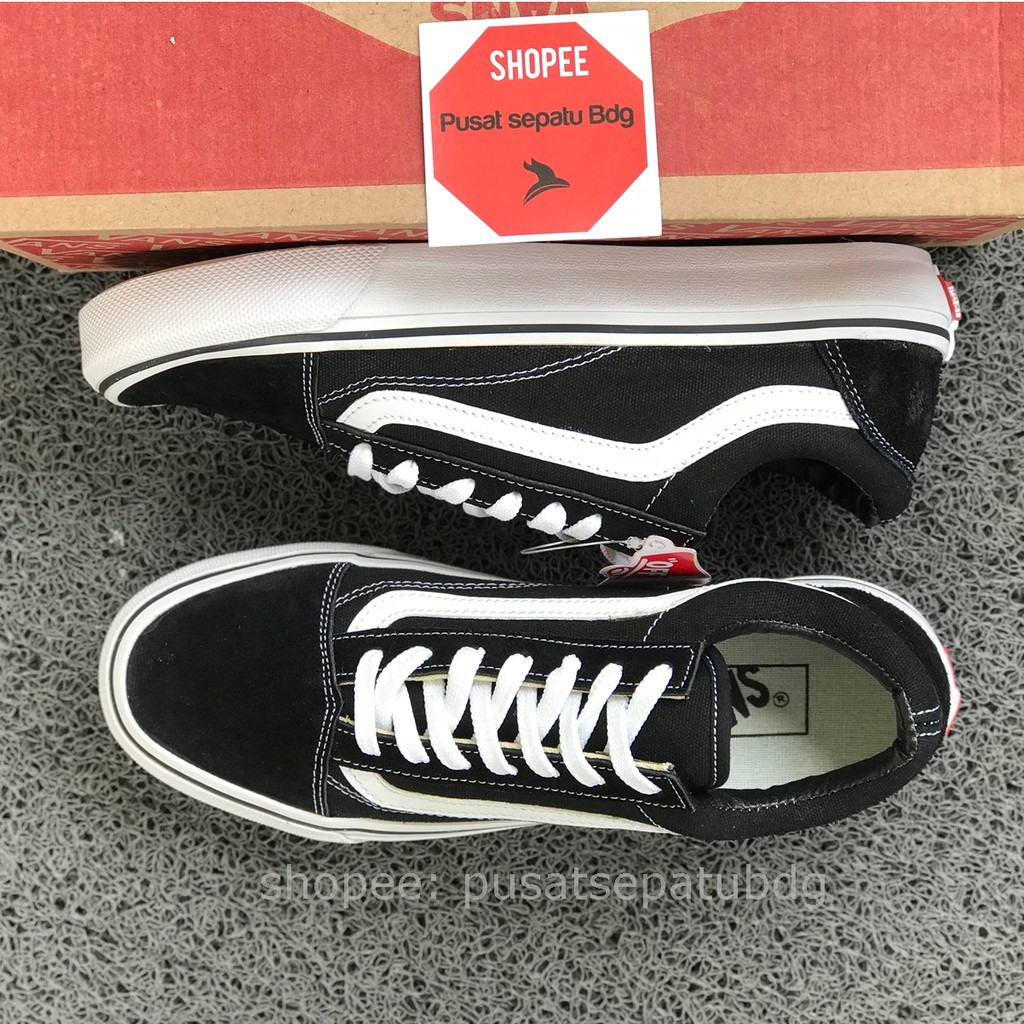 VANS OLD SKOOL CLASSIC BLACK WHITE SNEAKERS PRIA