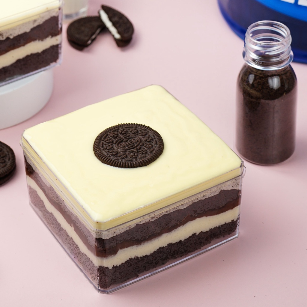 Cookies &amp; Cream Dessert Box