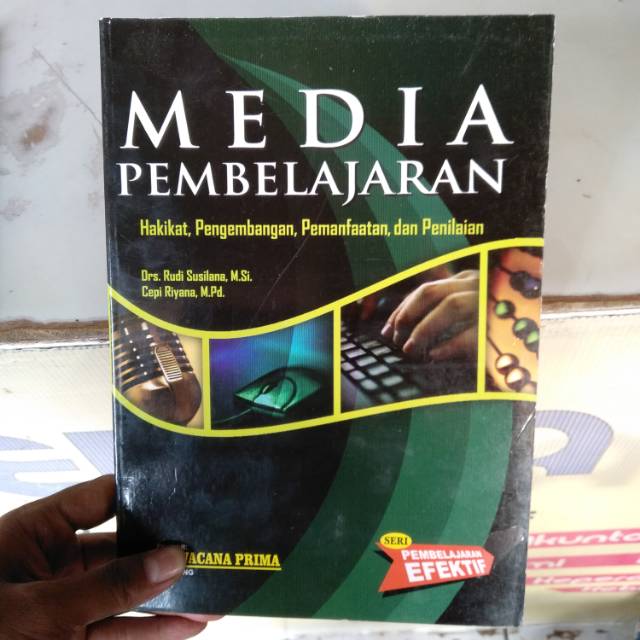 Jual Buku Media Pembelajaran Hakikat Pengembangan, Pemanfaatan Dan ...