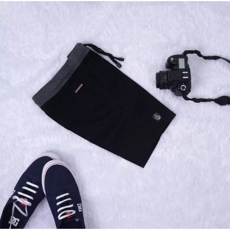 Celana Pendek Pria Cowok Dewasa Chino Rip Karet Pinggang Kolor Chinos Katun Twill Premium-Hitam
