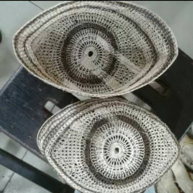 Kopiah kerajinan akar jangang