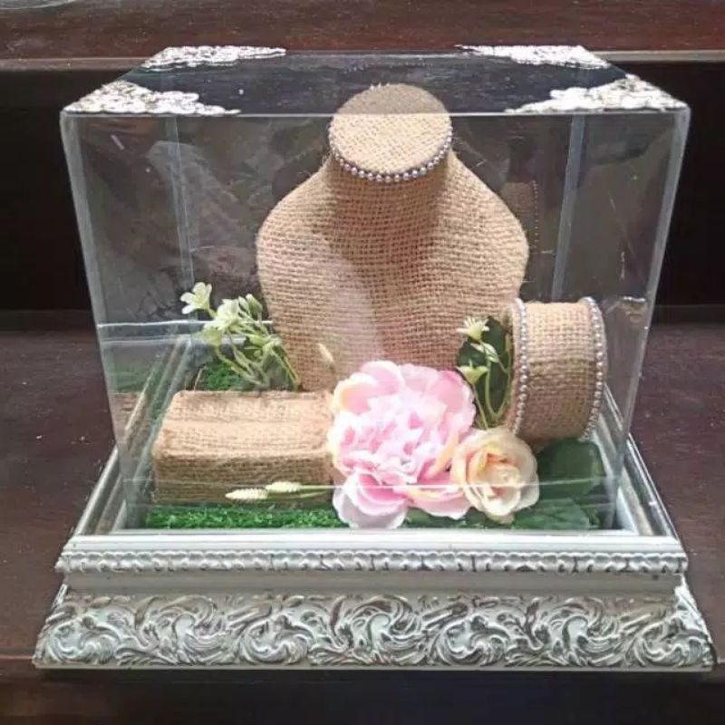 Tempat Mahar perhiasan rustic bingkai frame batik (cincin, gelang, kalung,anting)