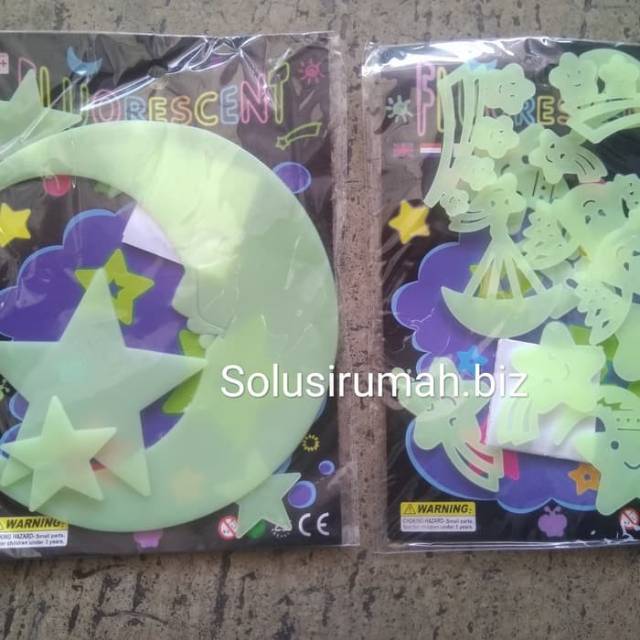 STIKER BINTANG HIJAU PLASTIK GLOW IN THE DARK NYALA GELAP 1pak tidak p