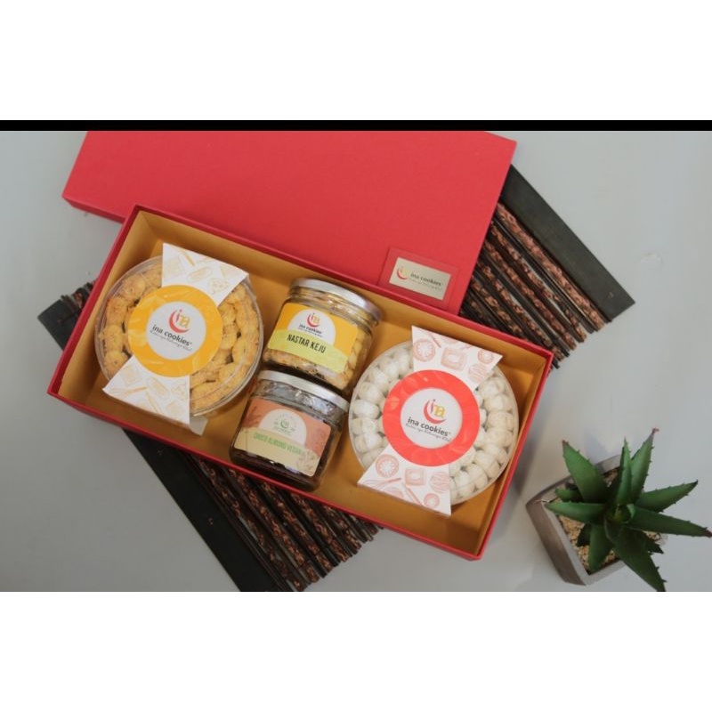 

HAMPERS INA COOKIES/HAMPERS J&C COOKIES / HAMPERS LEBARAN / PARCEL LEBARAN / PARCEL INA COOKIES