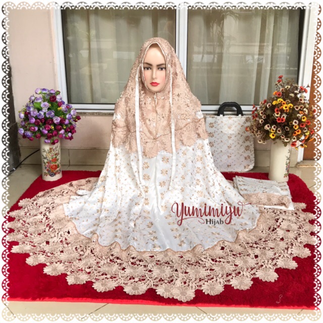 Mukena prada renda ranting bunga sutra paris full bordir timbul