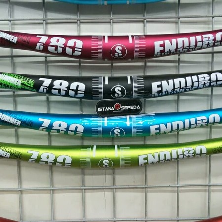 HANDLEBAR STRUMMER ENDURO 780MM