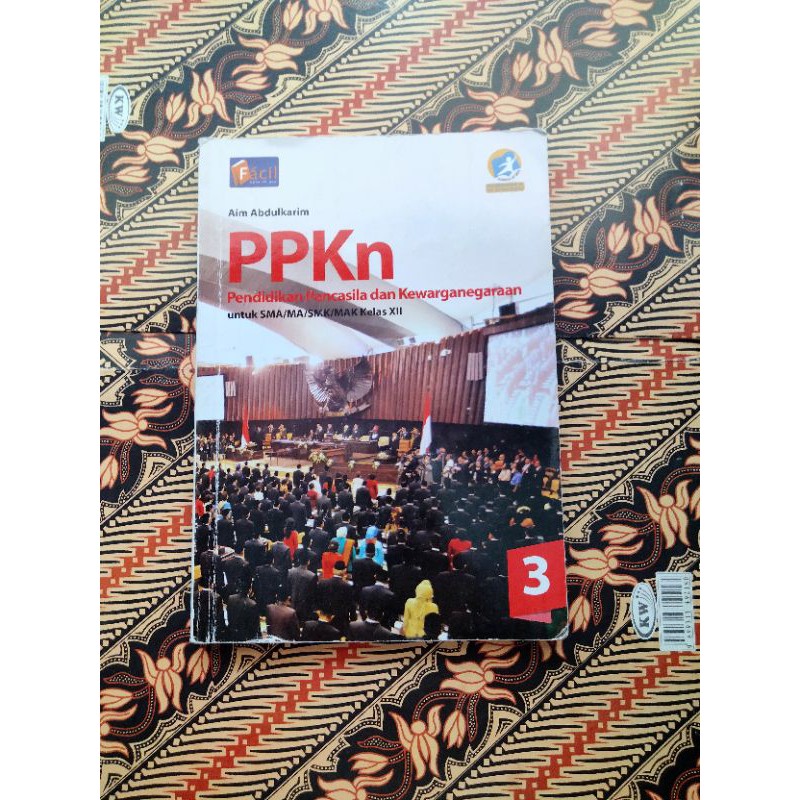 BUKU PPKN SMA KELAS 12-3 FACIL