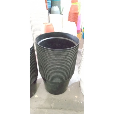 Pot Hitam Ukuran 30 Pot Bunga Bahan Plastik