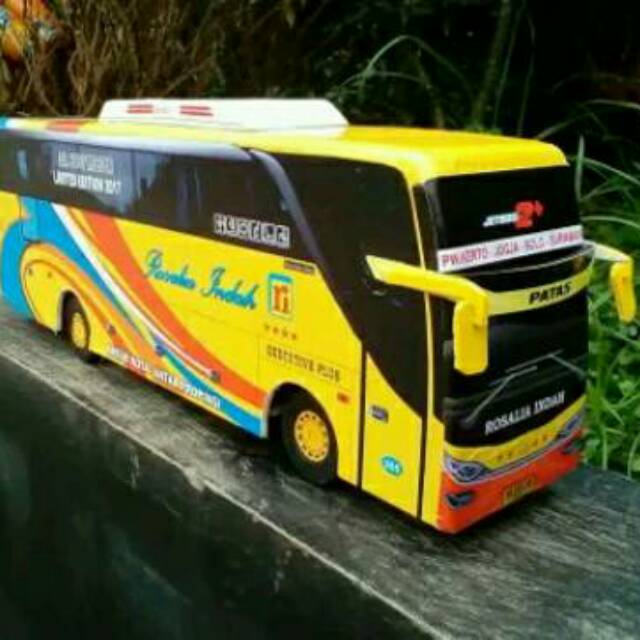 Miniatur Bus Besar Bahan Dari Kayu
