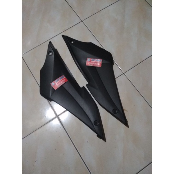 Cover aki kanan kiri YAMAHA R25 ORIGINAL YGP