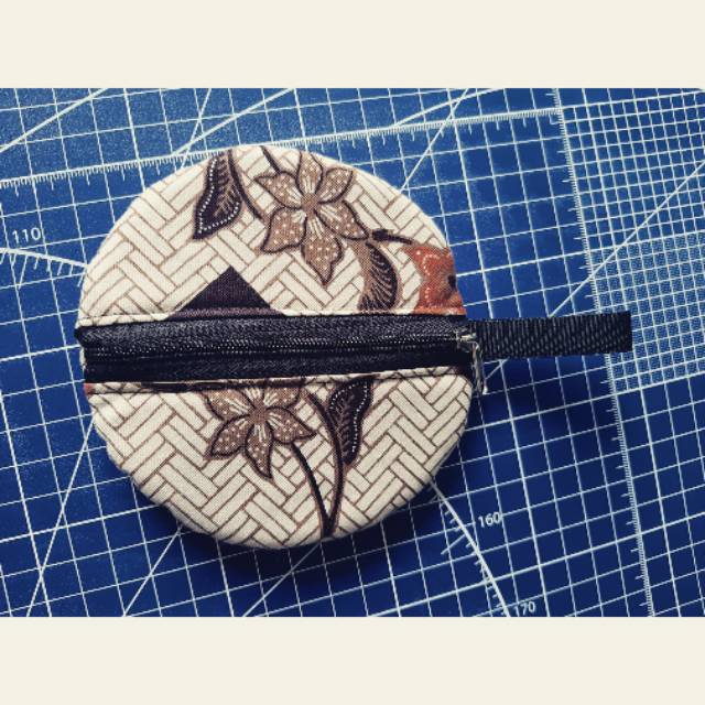 Pouch Bulat Batik / souvenir batik