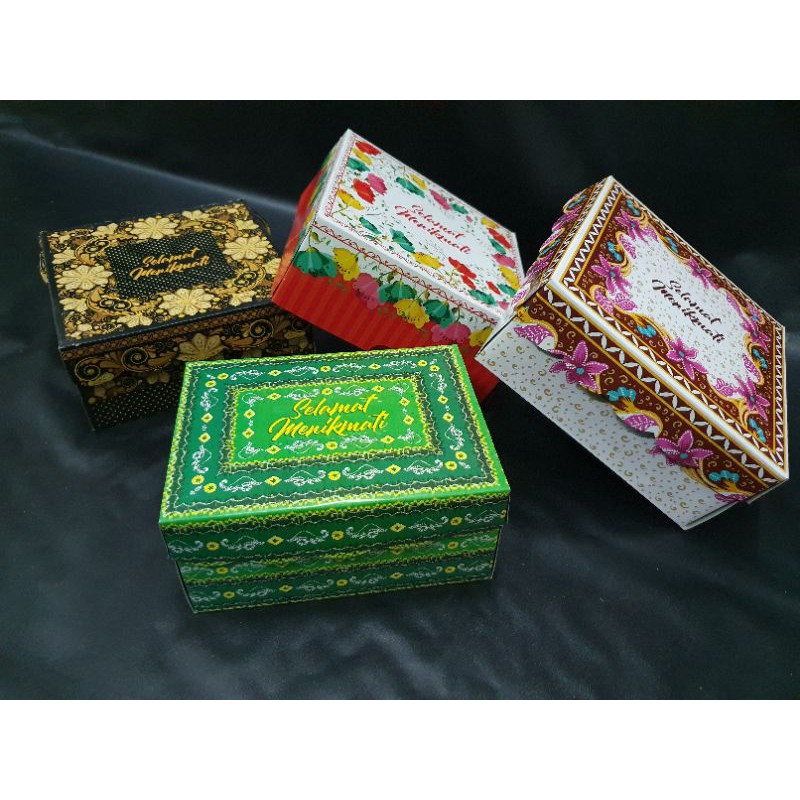 Dus snack 15x15 motif batik bunga / dus lipat 15x15 batik / dus kue 15x15