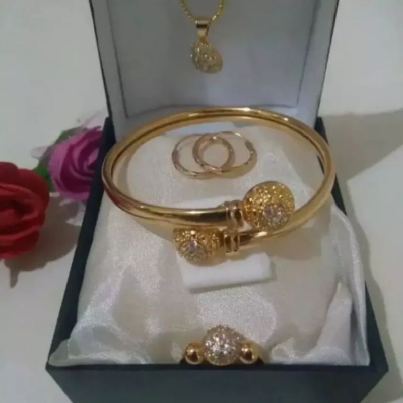 Set Perhiasan Wanita Komplit Gelang Bangle Berlapis Emas 24k Anti Luntur