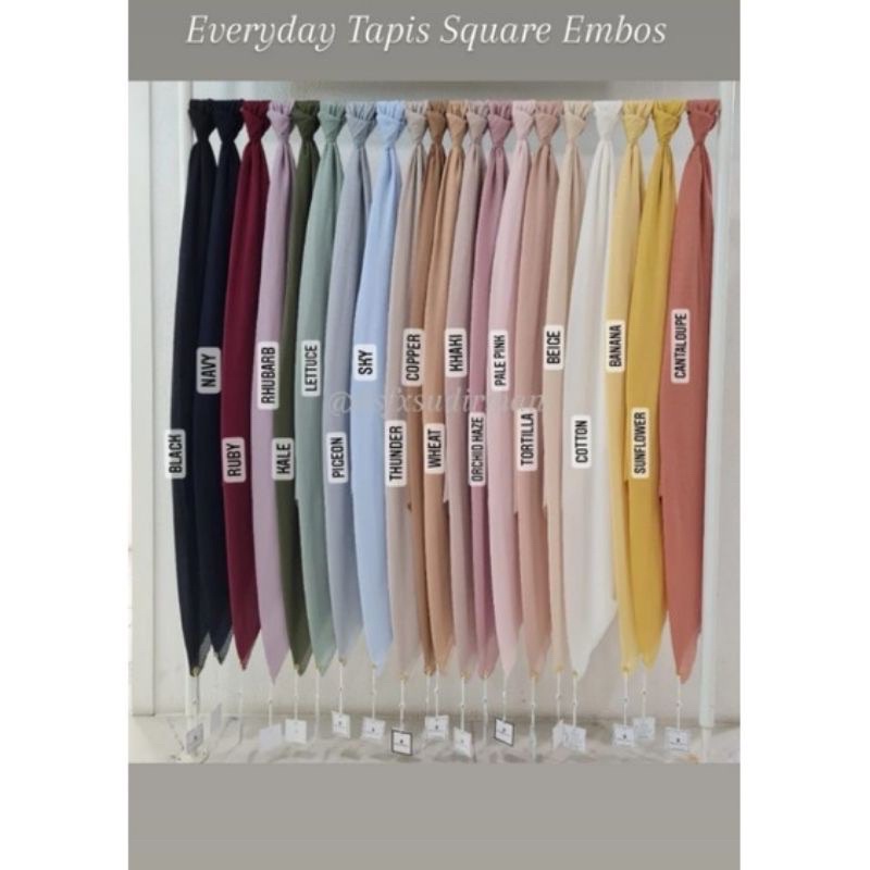 tapis embossed buttonscarves