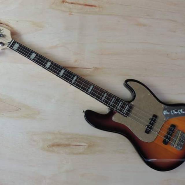 GITAR BASS FENDER JAZZ BASS