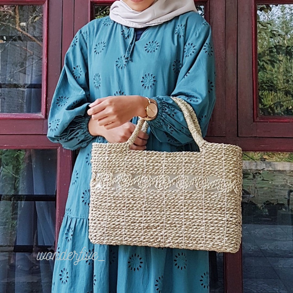 Tas Anyaman Kerajinan Rara Ukiran Bentuk Kotak / Tas Tote / Tas Etnik / Tas Bali / Tas Bangkok / Tas