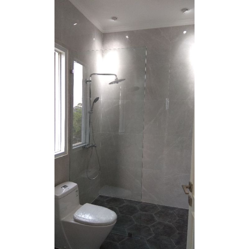 Partisi kaca mati shower Tempred Tebal 10mm sekat kamar mandi mati Tempered Tebal 10mm
