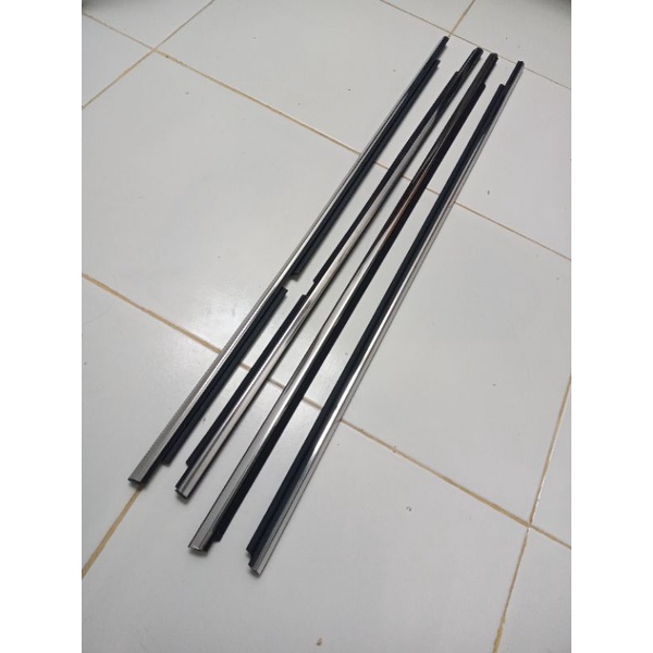 WEATHER STRIP KACA LUAR VIOS GEN 3 CHROME ORI