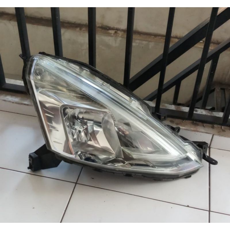headlamp all new nissan grand livina L11